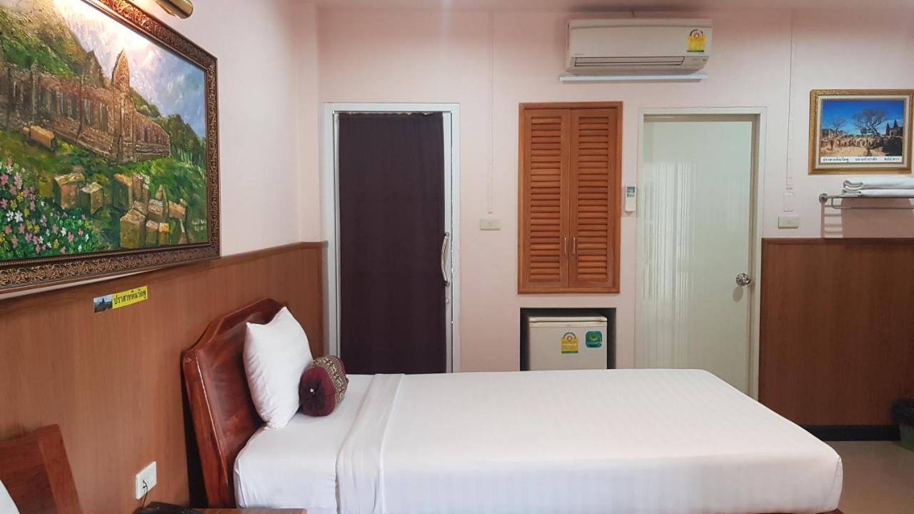 Phadaeng Hotel Ubon Ratchathani Eksteriør billede